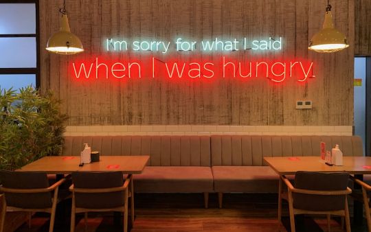 10 common Greek phrases and their English equivalents