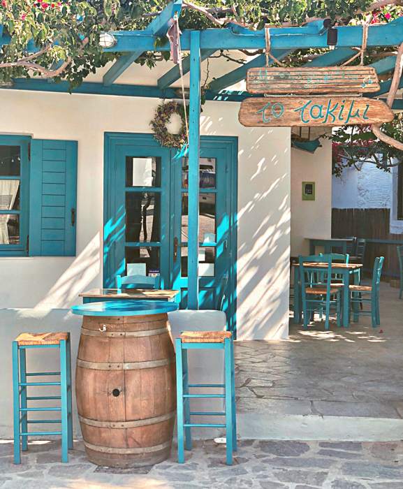 Greek kafeneio at Paros