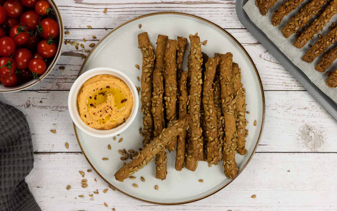 Breadsticks with Sunflower Seeds | fooodlove.com