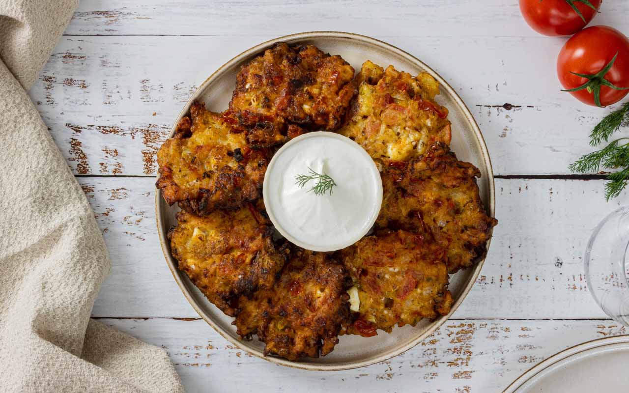 Greek Tomato and Feta Fritters | fooodlove.com