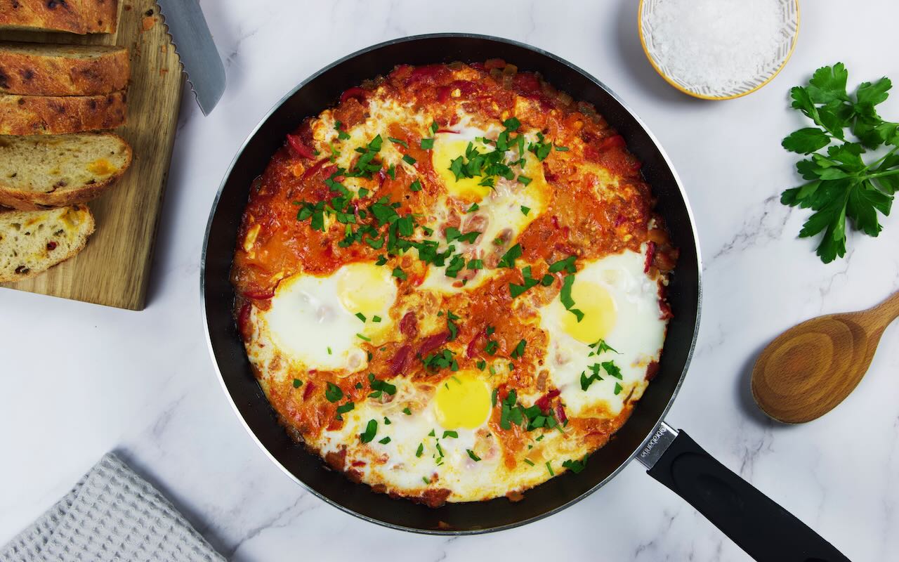 Video: Mediterranean Style Shakshuka | fooodlove.com