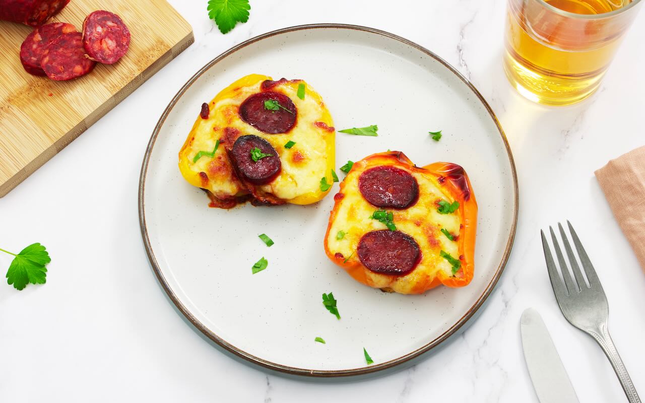 Mozzarella and Chorizo Peppers | fooodlove.com