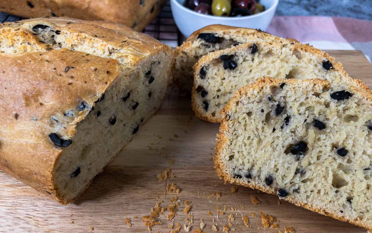 Video: Olive Bread | fooodlove.com