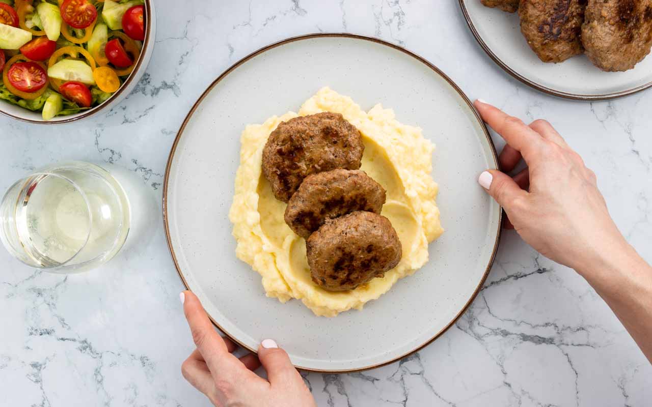 Wine Infused Burger Patties | fooodlove.com