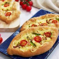 Greek Pizza Boat (Peinirli)